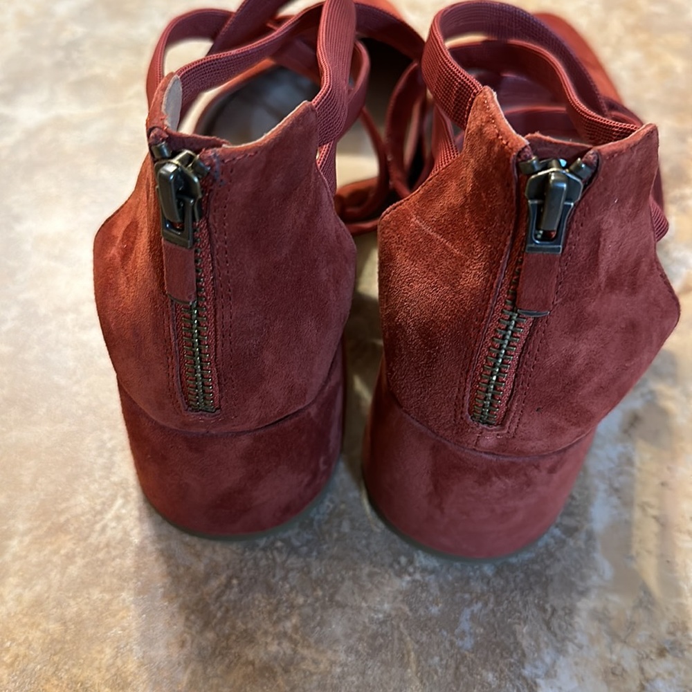 Jukebox Pump in Cayenne Eileen Fisher - Picture 4 of 9